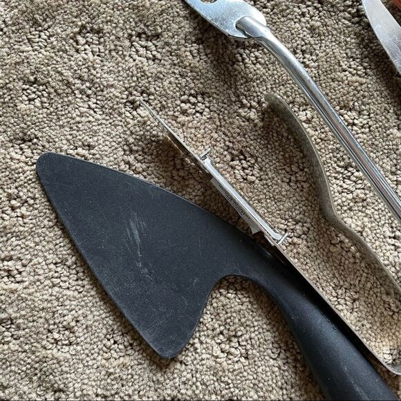 Bundle of Vintage and Modern Kitchen Utensils - Picture 2 of 11